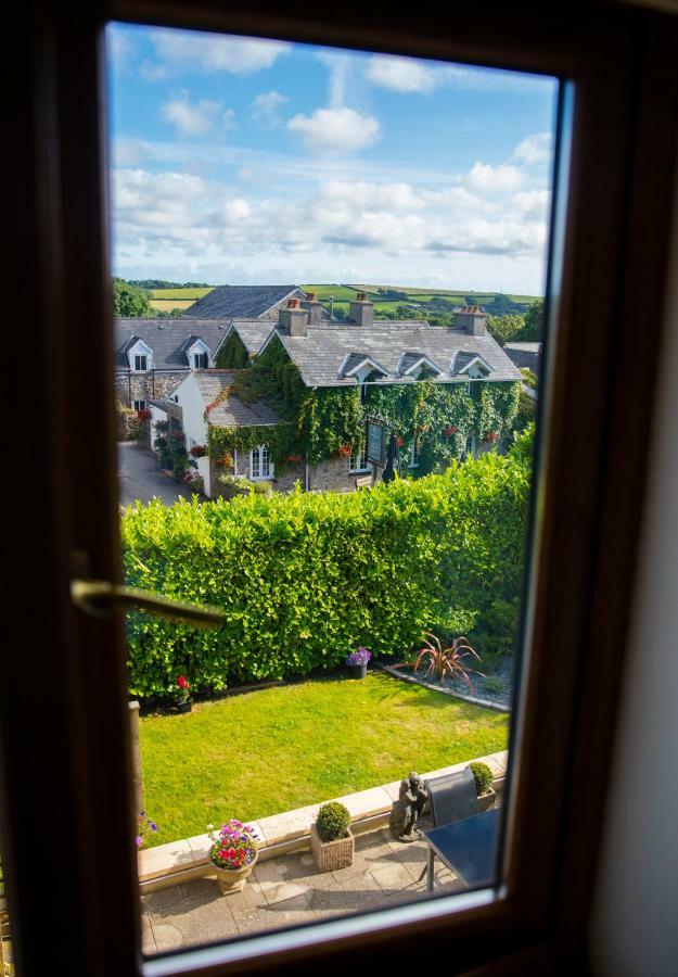 Ty Melin Bed & Breakfast Pembroke Dock Exterior photo