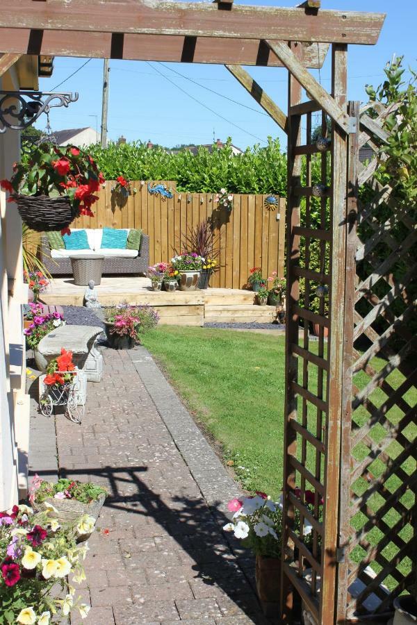 Ty Melin Bed & Breakfast Pembroke Dock Exterior photo