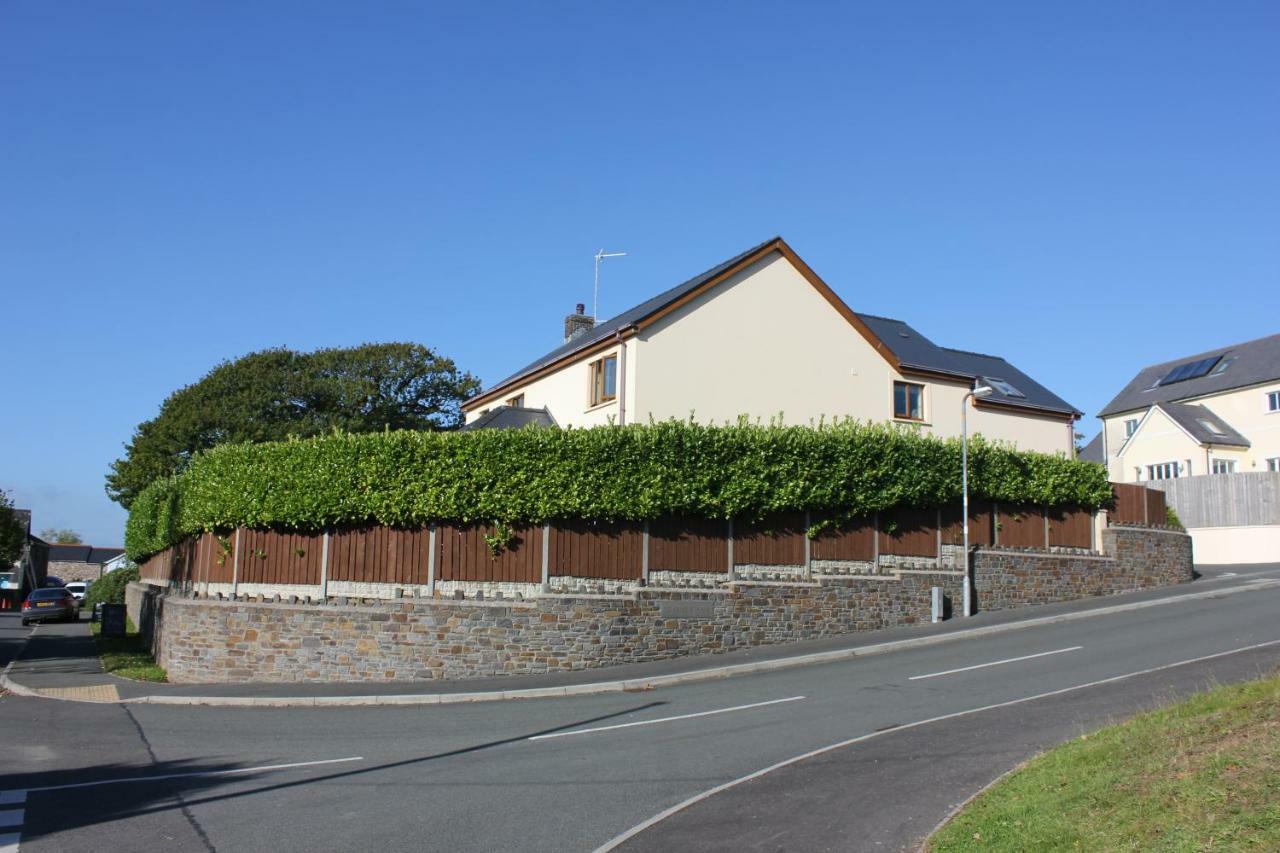 Ty Melin Bed & Breakfast Pembroke Dock Exterior photo